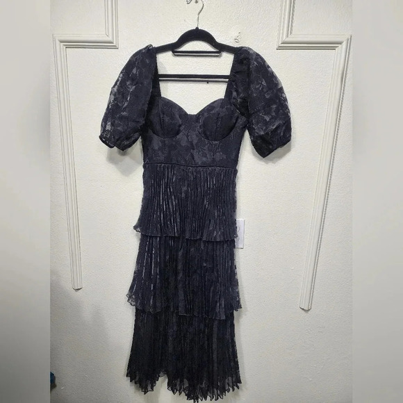 Lulus Posh Delight Black Floral Jacquard Pleated Midi Dress S Wedding Party - Picture 6 of 10